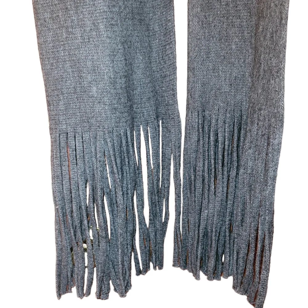 💜2/$65!! 🦋HostPick🦋Lucky Brand Solid Fringed Scarf in Gray - Picture 5 of 9
